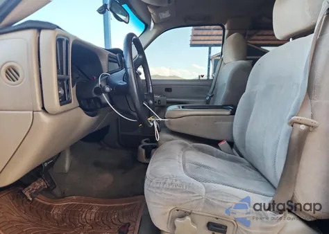 2002 Chevrolet Silverado C1500 z USA, uszkodzony, nr VIN 2GCEC19TX21398504